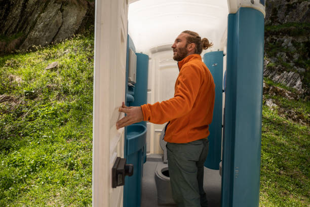 Best Portable restroom trailer rental  in Vienna, WV